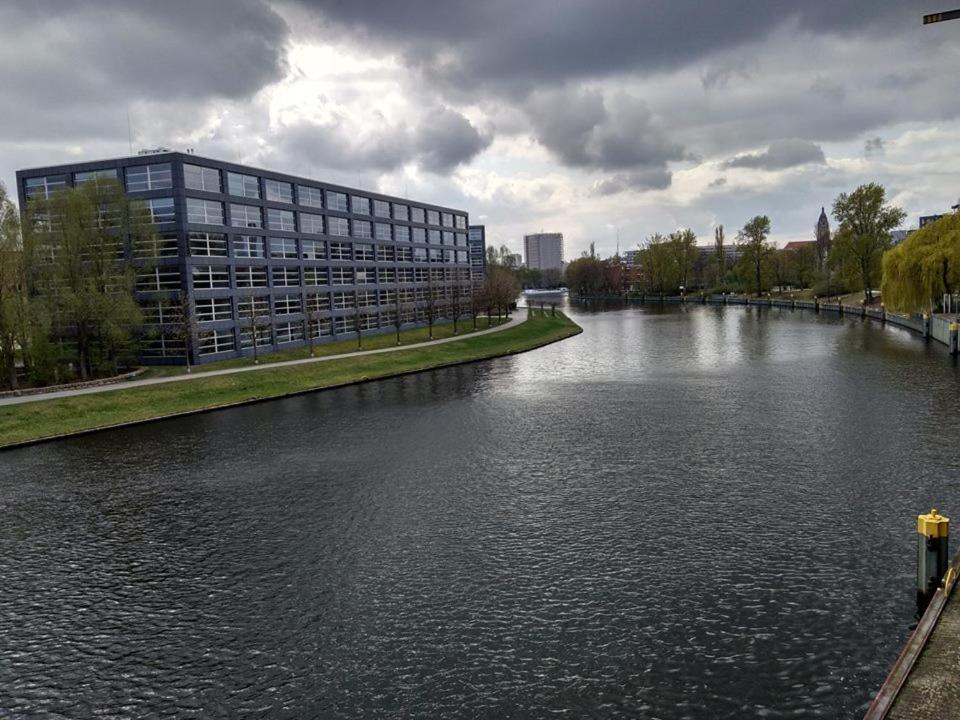 200Qm Loft For Friends And Family - On The Spree! Apartment Berlin Exterior photo